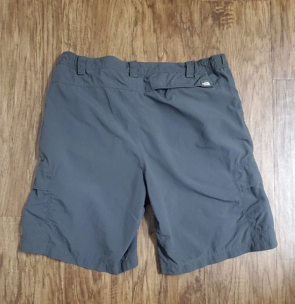 The North Face Cargo Hiking Shorts Mens Size M (32-34) Charcoal Gray